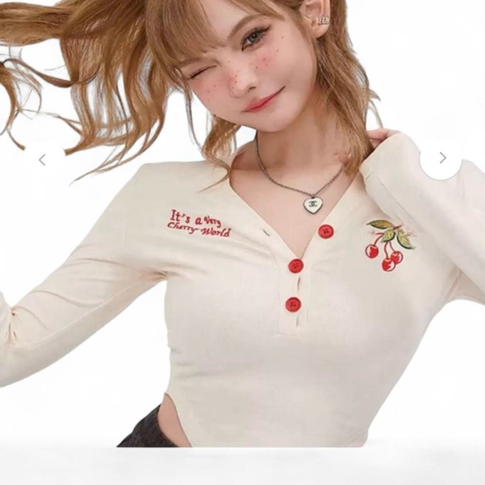 Retro Creme "it's a very cherry world" long sleeve Size XS